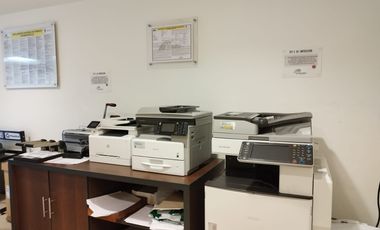PR11876 OFICINA EN VENTA EN SECTOR GUAYABAL
