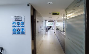 PR11876 OFICINA EN VENTA EN SECTOR GUAYABAL