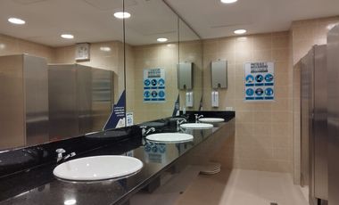 PR11876 OFICINA EN VENTA EN SECTOR GUAYABAL