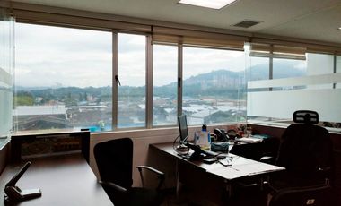 PR11876 OFICINA EN VENTA EN SECTOR GUAYABAL