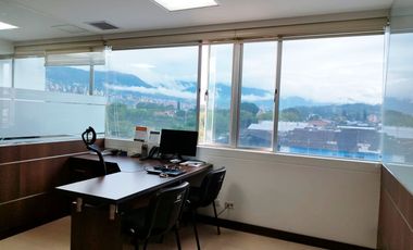 PR11876 OFICINA EN VENTA EN SECTOR GUAYABAL