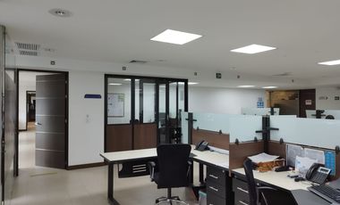 PR11876 OFICINA EN VENTA EN SECTOR GUAYABAL