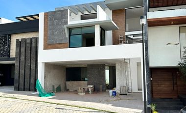 Casa en VENTA, Parque Nayarit, Lomas de Angelópolis.