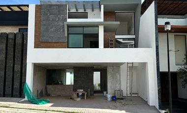 Casa en VENTA, Parque Nayarit, Lomas de Angelópolis.