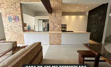 Casa gigante en el barrio caudal