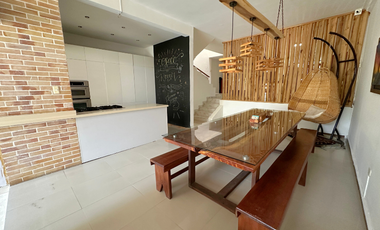 Casa gigante en el barrio caudal