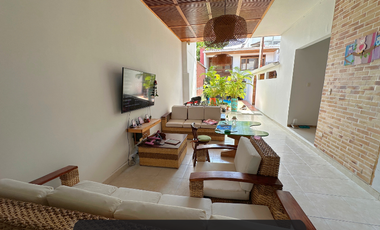 Casa gigante en el barrio caudal