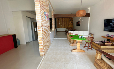 Casa gigante en el barrio caudal