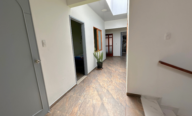 Casa gigante en el barrio caudal