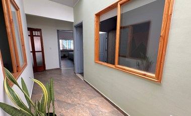 Casa gigante en el barrio caudal