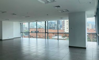 PR21720 Oficina en venta en el sector Milla de Oro
