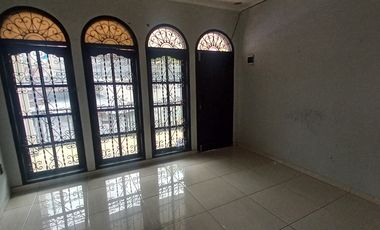 Rumah Masuk Gang, 300 Meter Ke Jalan Asem Baris Raya