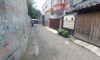 Rumah Masuk Gang, 300 Meter Ke Jalan Asem Baris Raya