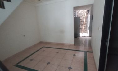 Rumah Masuk Gang, 300 Meter Ke Jalan Asem Baris Raya