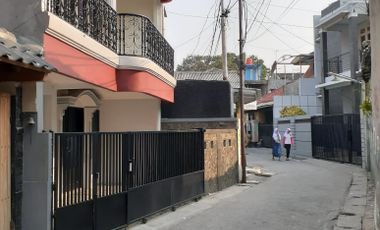 Rumah Masuk Gang, 300 Meter Ke Jalan Asem Baris Raya