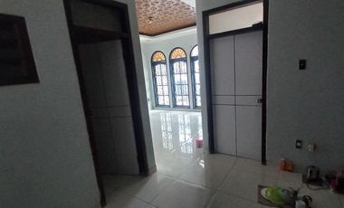 Rumah Masuk Gang, 300 Meter Ke Jalan Asem Baris Raya