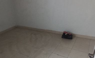 Rumah Masuk Gang, 300 Meter Ke Jalan Asem Baris Raya