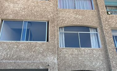 EDIFICIO CASABERMEJA - DEPARTAMENTO PLENO CENTRO.-