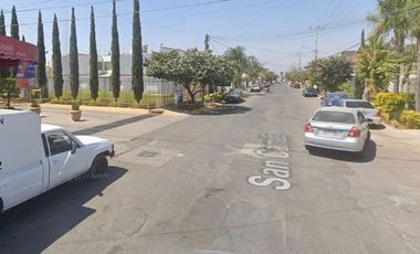 ¡EXCELENTE OPORTUNIDAD!!!  EN  PARQUES DE SANTA CRUZ DEL VALLE TLAQUEPAQUE, JAL.