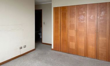 Vendemos en Temuco  amplio departamento frente al Colegio Alemán y al costado de la Clínica Alemana