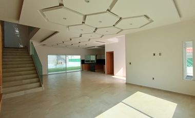 CASA EN VENTA EN LOMAS DE COCOYOC