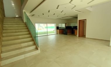CASA EN VENTA EN LOMAS DE COCOYOC