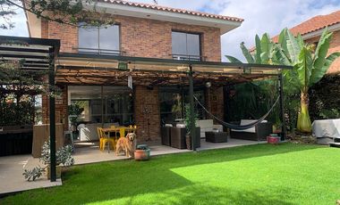 CASA ESPECTACULAR EN CONJUNTO CERRADO