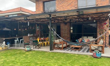 CASA ESPECTACULAR EN CONJUNTO CERRADO