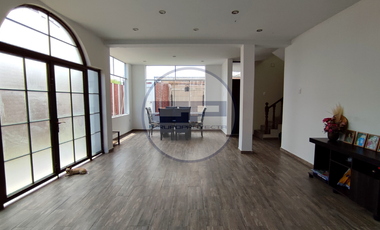 Casa con piscina, 6 Dormitorios