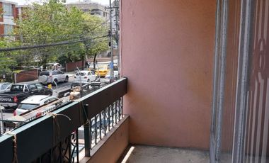 Venta de casa rentera de 3 pisos en La Alemania.