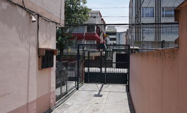 Venta de casa rentera de 3 pisos en La Alemania.