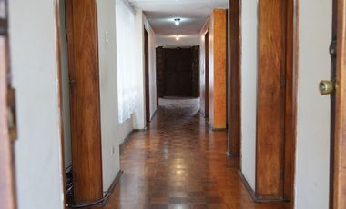 Venta de casa rentera de 3 pisos en La Alemania.