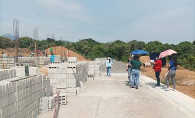 2-bedroom Townhouse with Parking House and Lot for sale in Mariveles Bataan