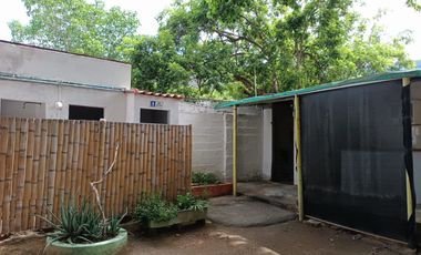 CASA/LOCAL COMERCIAL A UNA CUADRA DE LA PLAYA EN TAGANGA COLOMBIA