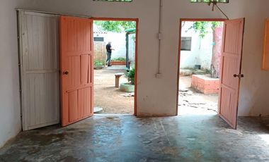 CASA/LOCAL COMERCIAL A UNA CUADRA DE LA PLAYA EN TAGANGA COLOMBIA