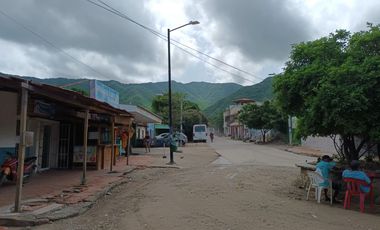 CASA/LOCAL COMERCIAL A UNA CUADRA DE LA PLAYA EN TAGANGA COLOMBIA