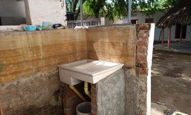 CASA/LOCAL COMERCIAL A UNA CUADRA DE LA PLAYA EN TAGANGA COLOMBIA