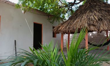 CASA/LOCAL COMERCIAL A UNA CUADRA DE LA PLAYA EN TAGANGA COLOMBIA