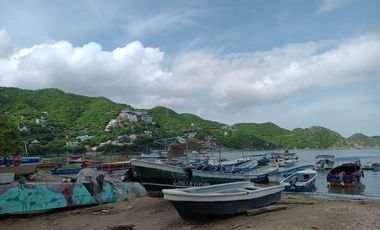 CASA/LOCAL COMERCIAL A UNA CUADRA DE LA PLAYA EN TAGANGA COLOMBIA