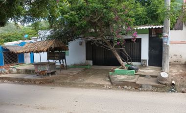 CASA/LOCAL COMERCIAL A UNA CUADRA DE LA PLAYA EN TAGANGA COLOMBIA