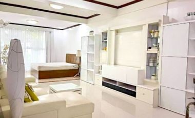 GRAND 2-STOREY, 5-BEDROOM HOUSE FOR SALE IN MULTINATIONAL VILLAGE