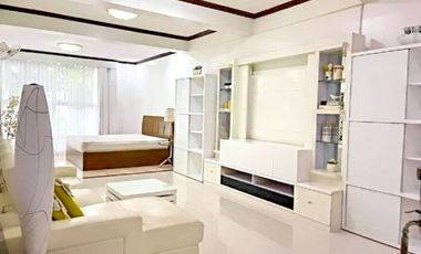 GRAND 2-STOREY, 5-BEDROOM HOUSE FOR SALE IN MULTINATIONAL VILLAGE