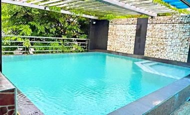 GRAND 2-STOREY, 5-BEDROOM HOUSE FOR SALE IN MULTINATIONAL VILLAGE
