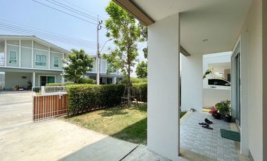 House for sale, Kanasiri Bangna, in Soi ABAC Bangna University, new house, less than 2 years.