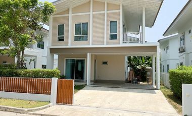 House for sale, Kanasiri Bangna, in Soi ABAC Bangna University, new house, less than 2 years.