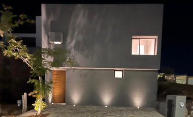 Moderna Casa en Altozano