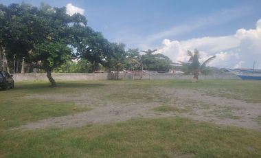 3 storey Beach House with View Deck in Calatagan Batangas