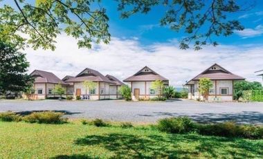 RENT Resort  in San Sai District. Size: 13 rai, 38 houses in total. Price 200,000/month. Tel. 081135----