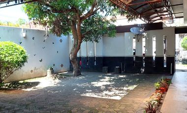 Rumah Mewah Halaman Luas dekat Jalan Kaliurang