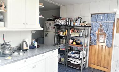 Amplia Casa Terreno Plano A Pasos De Av Las Condes